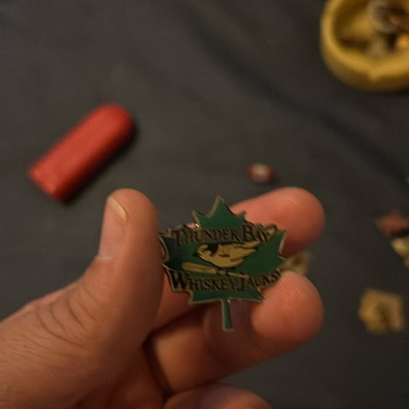 Thunder Bay whiskey, jacks hat,pin - Picture 1 of 3